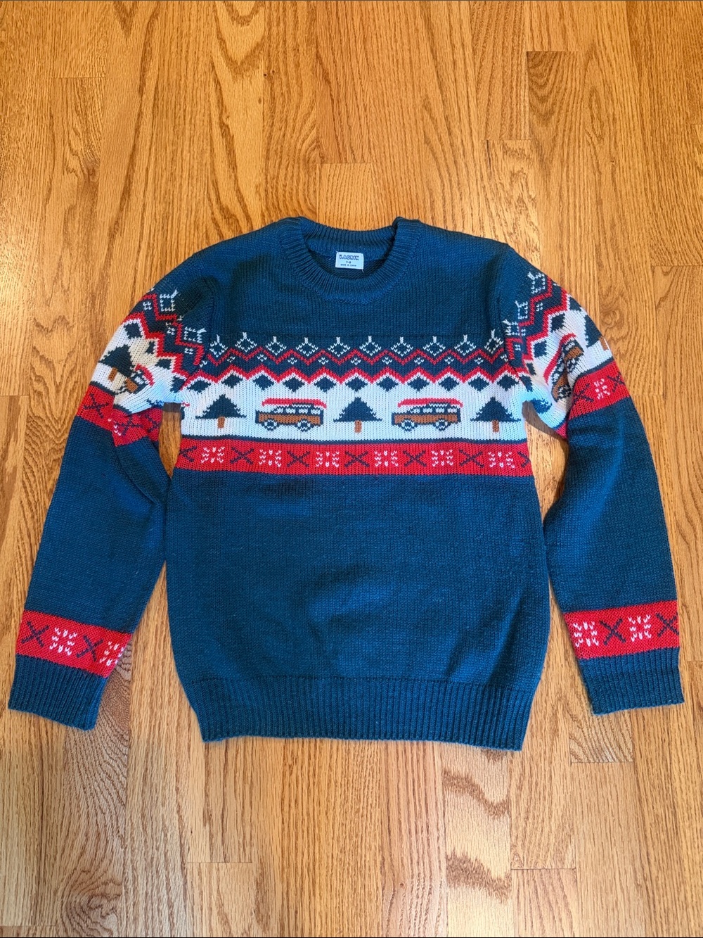 Kids holiday sweater 🎄 Perfect for family photos